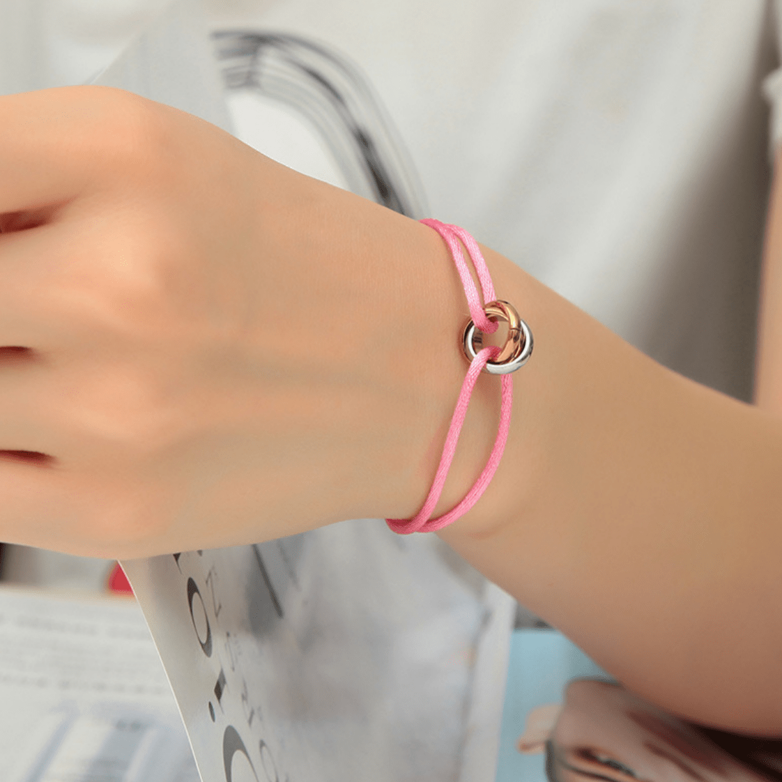 The Tiffany™ Armband - Stamo